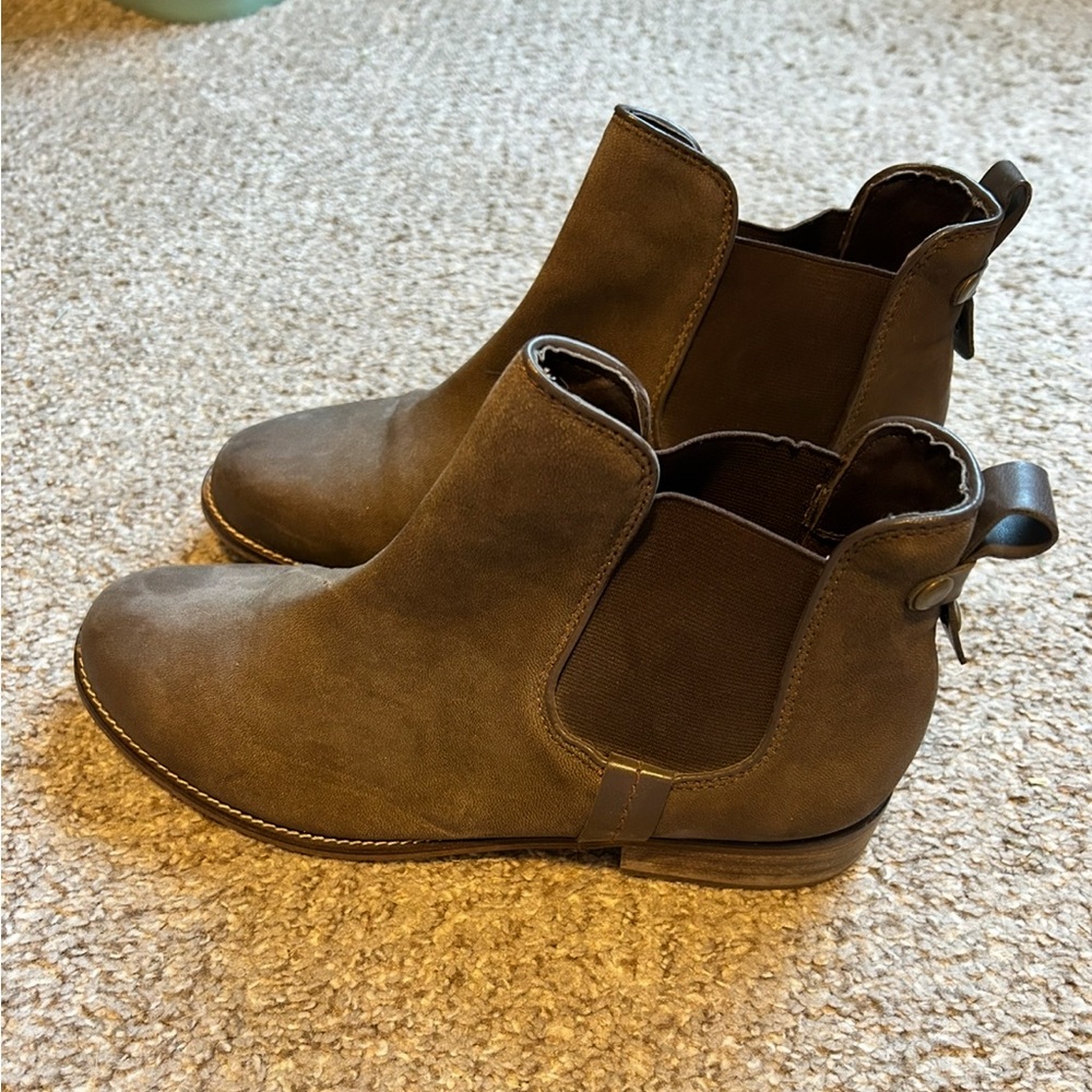 Steve Madden Boots - Picture 2 of 4
